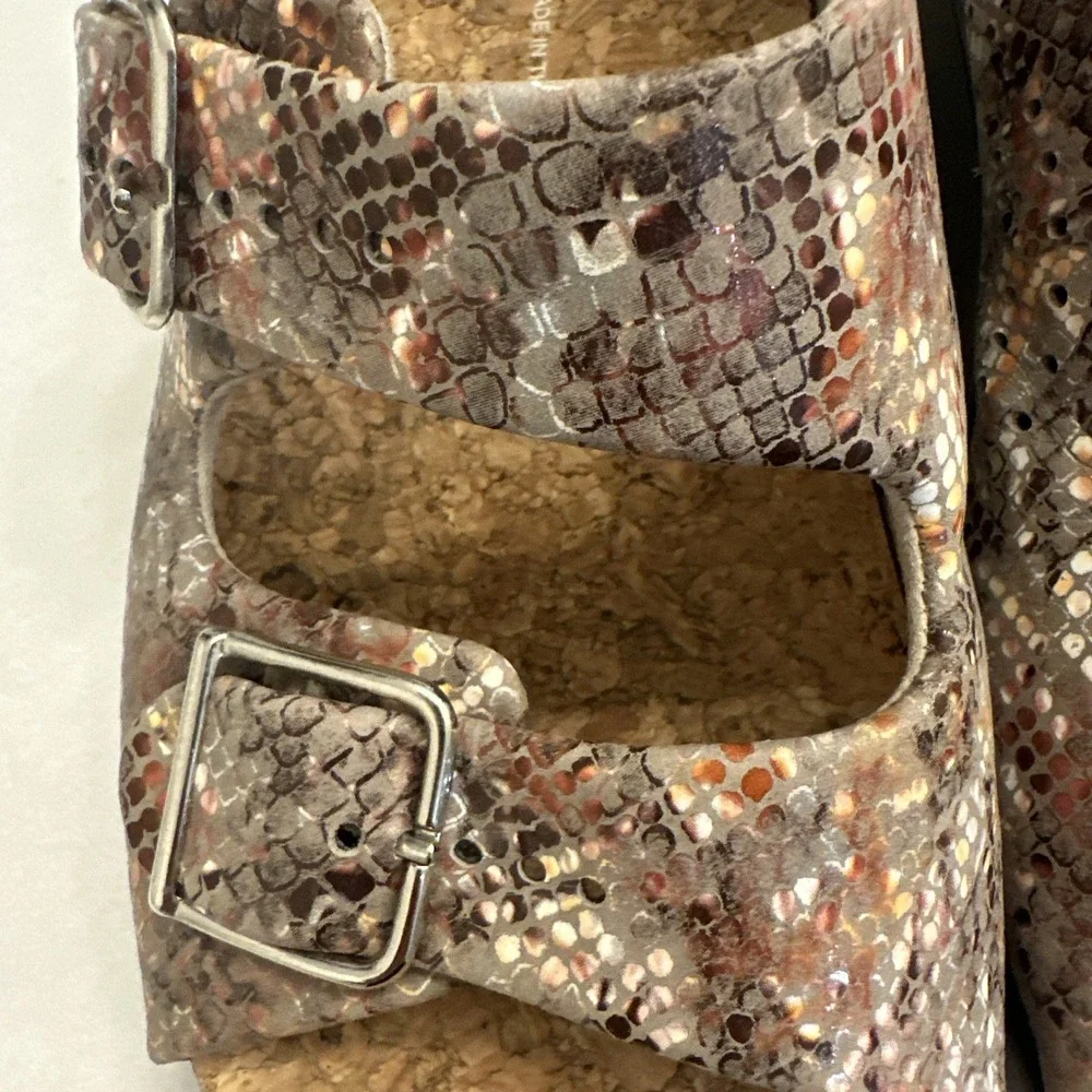 SAS Women's Relaxed Heel Strap Sandal Size 6.5 M Snakeskin Print Comfort Walking